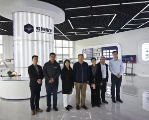 中国信息协会通航分会、成都无人机协会等领导一行莅临蜂巢航宇天津生产研发基地参观交流