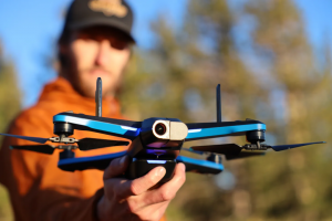 Skydio通过无人机软件更新提升主体追踪能力