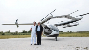 中国航空学会理事长林左鸣莅临峰飞考察指导