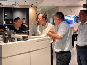 【昊舜动态】杭州市余杭区区长一行莅临昊舜视讯