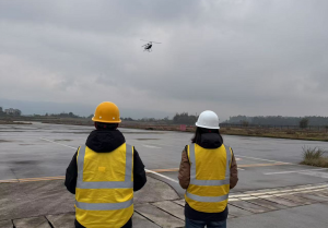 “蜂群狂潮”！驼峰500与百机群上演高密低空秀