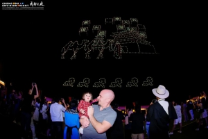 携程集团x千机科技，以4000架无人机点亮携程Envision.2025“成都之夜”，共绘人类文明创新图景！