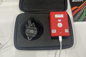 uAvionix 在 XPONENTIAL 2025 展会上展示 skyAlert——一款可穿戴 ADS-B 探测系统