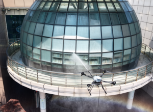 玄风航空开展无人机新应用无人机清洗服务