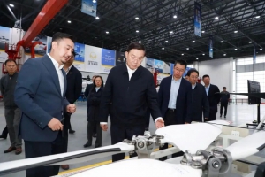 成都市市长王凤朝带队调研沃飞长空